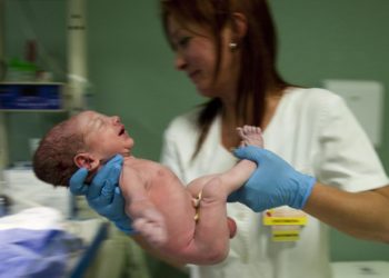 Los bebés utilizan el sistema inmunitario de forma diferente, pero eficaz