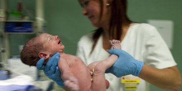 Los bebés utilizan el sistema inmunitario de forma diferente, pero eficaz