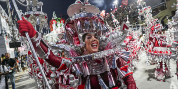 Brasil se entrega al último día del Carnaval transformado en una gran fiesta