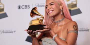 Karol G gana su primer grammy a mejor álbum de música urbana por ‘Mañana será bonito’