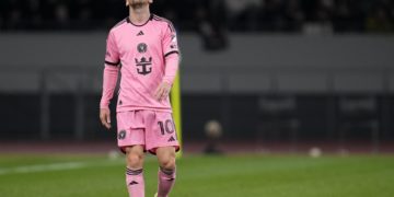 Martino descarta una lesión grave de Messi y confirma que será titular ante Newell’s