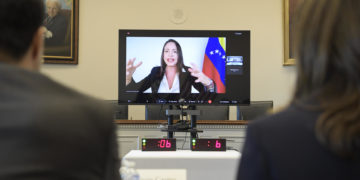María Corina Machado recibe en EE.UU. apoyo parlamentario a su candidatura en Venezuela