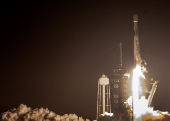 Odiseo despega con éxito desde Florida rumbo al primer alunizaje de EEUU en más de 50 años