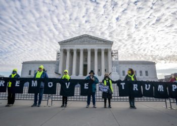 El Supremo de EE.UU. ve con recelo vetar a Trump de las elecciones