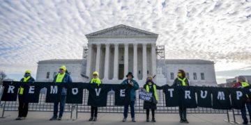 El Supremo de EE.UU. ve con recelo vetar a Trump de las elecciones