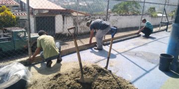 Empiezan a rehabilitar dos canchas más en Trujillo capital