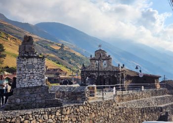 Gobernación de Mérida y Venezuela Bella rehabilitaron la capilla de piedra