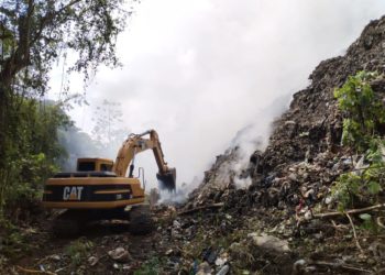 Construmérida atiende situación de incendio provocado en vertedero de Onia