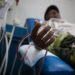 Pacientes renales perjudicados por los prolongados apagones en Trujillo