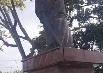 Severos daños causaron vándalos de Santa Apolonia al Bolívar pedestre de la plaza que guardia su memoria
