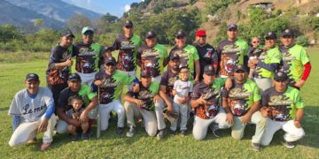 Leones se convierten en los monarca de la liga de softbol Vega del Guamo
