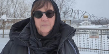 Rusia presenta un ultimátum a la madre de Navalni para que acepte un entierro secreto