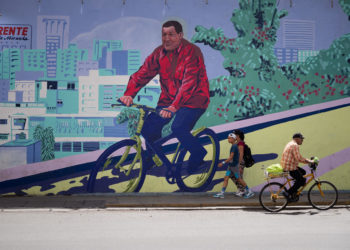 Venezolanos con 25 años, una generación bajo el chavismo