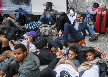 Chicago fracasa en su buena voluntad de acoger a migrantes y urge la ayuda federal