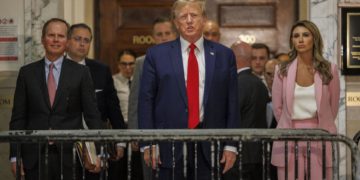 Nueva York vuelve a castigar a Donald Trump con una multa millonaria