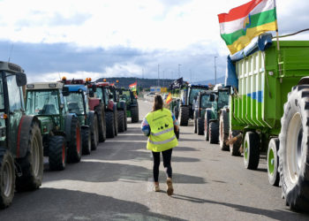 Quinta jornada de protestas agrarias sin incidentes en España, con varios cortes de vías