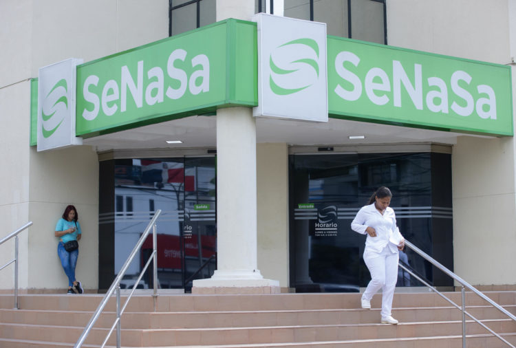 Fotografía que muestra la fachada del edificio del Seguro Nacional de Salud (Senasa), este 6 de febrero de 2024 en Santo Domingo (R.Dominicana). V EFE/Orlando Barría