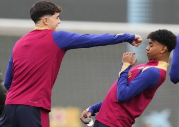 El Barcelona, con Yamal titular y Araújo lateral; Osimhen y Olivera, titulares de Calzona