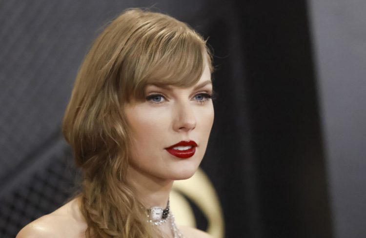 El cantante estadounidense Taylor Swift en la 66ª ceremonia anual de los premios Grammy en el Crypto.com Arena de Los Ángeles (California, EE.UU.) este 4 de febrero de 2024. EFE/EPA/Caroline Brehman