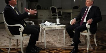 Putin rehúye temas políticos de EE.UU. y vuelve a mostrar su voluntad negociadora en Ucrania