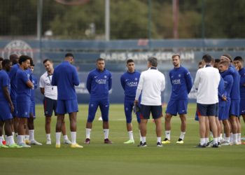 Kylian Mbappé anunció su partida a sus compañeros en el entrenamiento de este viernes