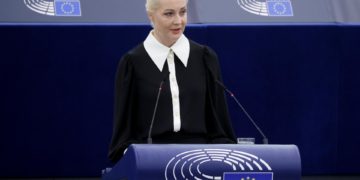 Naválnaya: «Aún no sabemos si arrestarán a quienes acudan al funeral de mi marido»