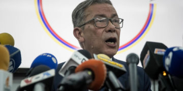 La oposición mayoritaria presenta una propuesta de calendario para las presidenciales venezolanas