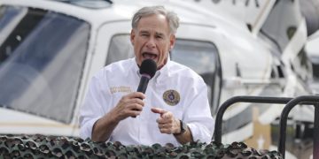 Texas planea construir un campamento militar en la frontera de EE.UU. con México