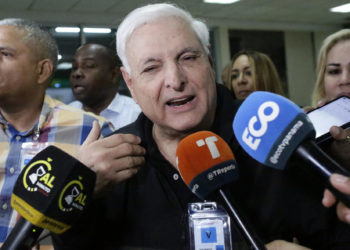 En firme histórica condena a diez años por blanqueo contra expresidente panameño Martinelli