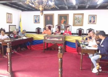 Concejales de la oposición abogan por el mejoramiento de los servicios públicos como regalo a Valera