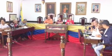 Concejales de la oposición abogan por el mejoramiento de los servicios públicos como regalo a Valera