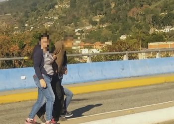 Peatones impidieron a un abuelo saltar desde el viaducto Miranda