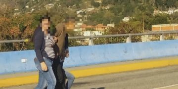 Peatones impidieron a un abuelo saltar desde el viaducto Miranda