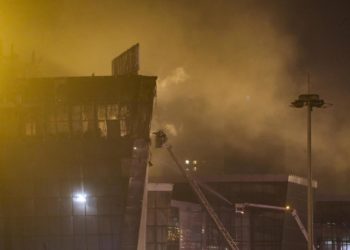 Asciende a 115 el número de muertos por el atentado en sala de conciertos cerca de Moscú