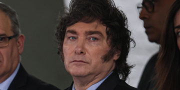 El Gobierno de Argentina solo dará de baja a finales de marzo 15.000 contratos públicos y no 70.000, como dijo Milei