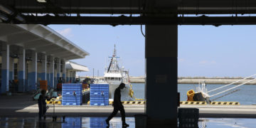 OIEA supervisa vertido de agua contaminada en Fukushima y se reúne con pescadores