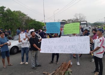 Táchira / Habitantes de Abejales trancaron la Troncal 5 para reclamar por los apagones que se extienden por 16 horas