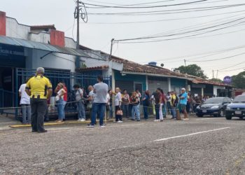 Corpoelec puso a los tachirenses a hacer largas colas el miércoles santo 