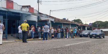 Corpoelec puso a los tachirenses a hacer largas colas el miércoles santo 