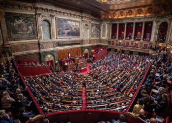 Attal: Francia «se dispone a cambiar la historia» poniendo el aborto en su Constitución