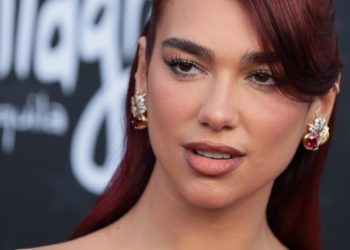 Dua Lipa, Shania Twain y Coldplay encabezan el festival de Glastonbury 2024
