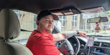 La retórica antiinmigrante de Trump no disuade a algunos latinos de votar por él