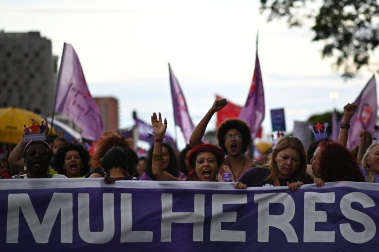Movilización con motivo de la conmemoración del Día Internacional de la Mujer, en Brasilia (Brasil), en una fotografía de archivo. EFE/André Borges