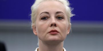 La viuda de Navalni pide que «nadie en el mundo reconozca a Putin como legítimo presidente»
