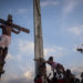 Caraqueños acompañan la tradición del viacrucis en Petare