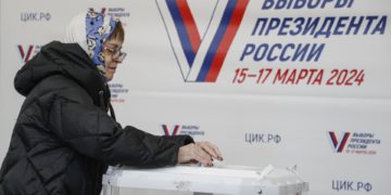 Alta participación y mucha policía en la primera jornada de las elecciones presidenciales rusas