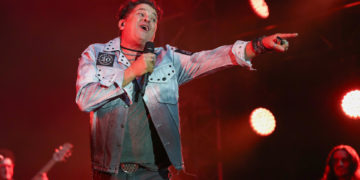 Carlos Vives pone de fiesta a Ecuador en el cierre de su ‘Tour de los 30’