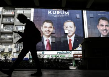Abren los colegios electorales para los comicios municipales de Turquía
