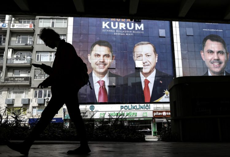 Carteles electorales en Estambul. EFE/EPA/ERDEM SAHIN