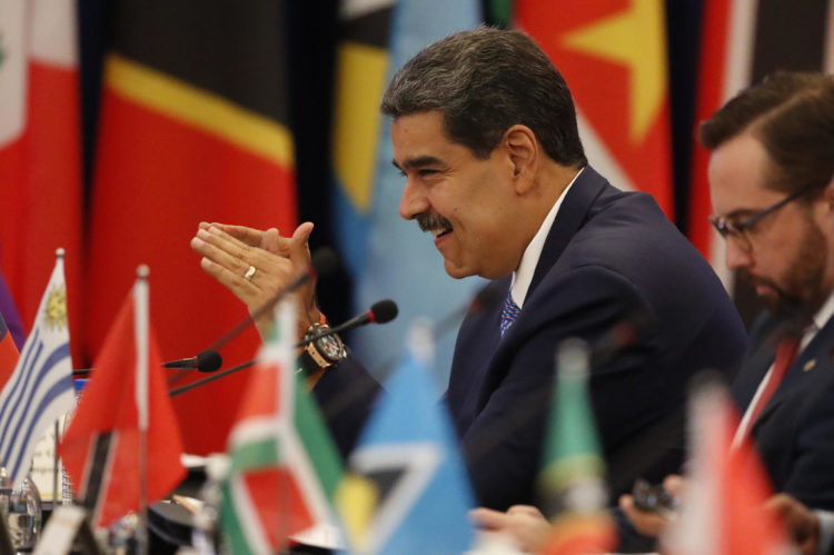 El presidente de Venezuela, Nicolás Maduro, participa en el inicio de la VIII cumbre de la Comunidad de Estados Latinoamericanos y Caribeños (Celac) este viernes, en Kingstown (S. Vicente y Granadinas). EFE/ Bienvenido Velasco